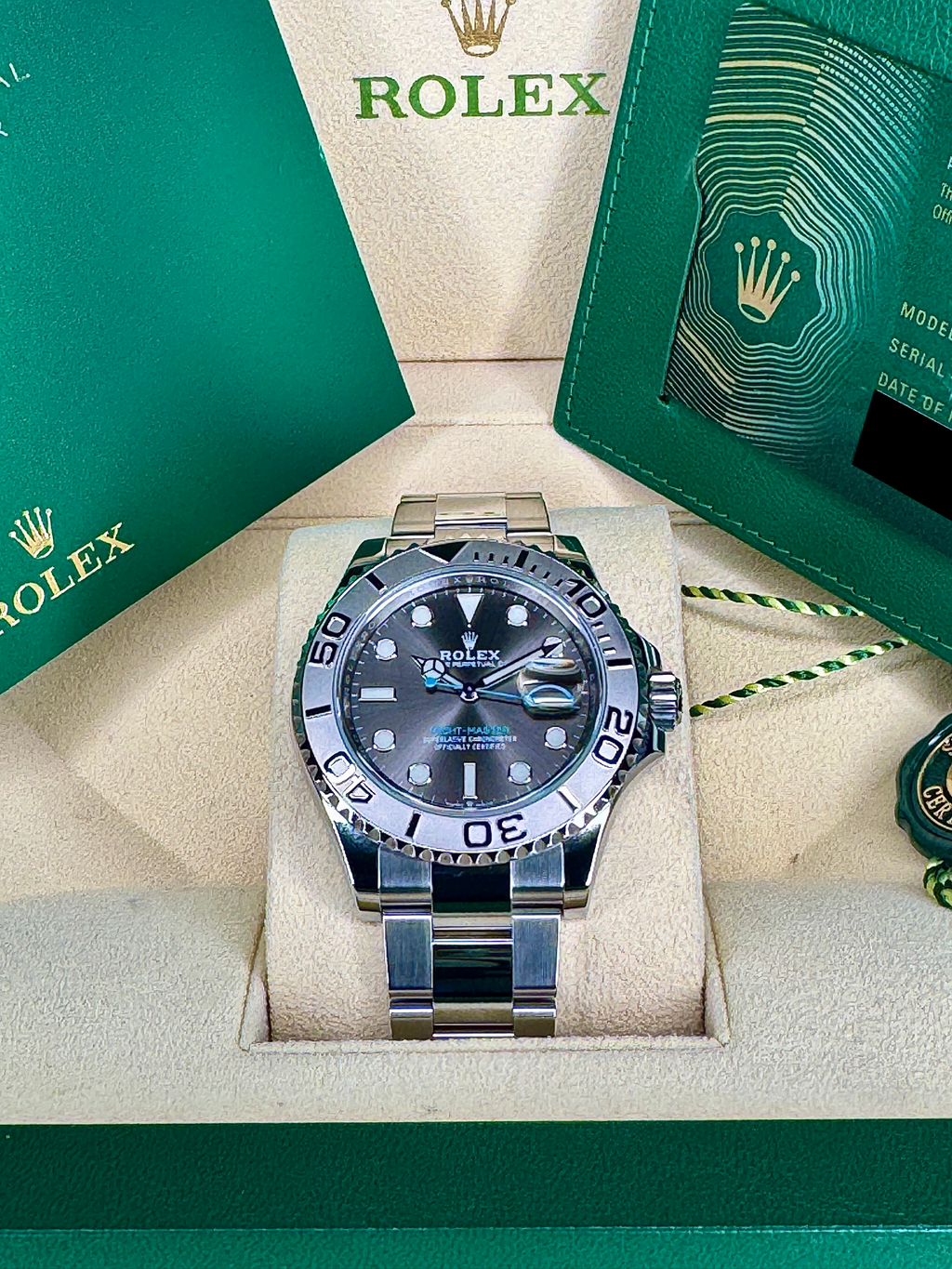 Rolex Yacht-Master 40 126622 – Rhodium Dial – Complete Set