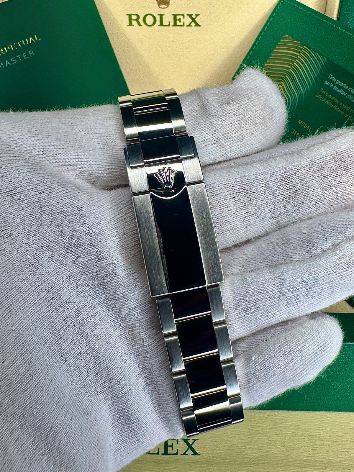 Rolex Yacht-Master 40 126622 – Rhodium Dial – Complete Set