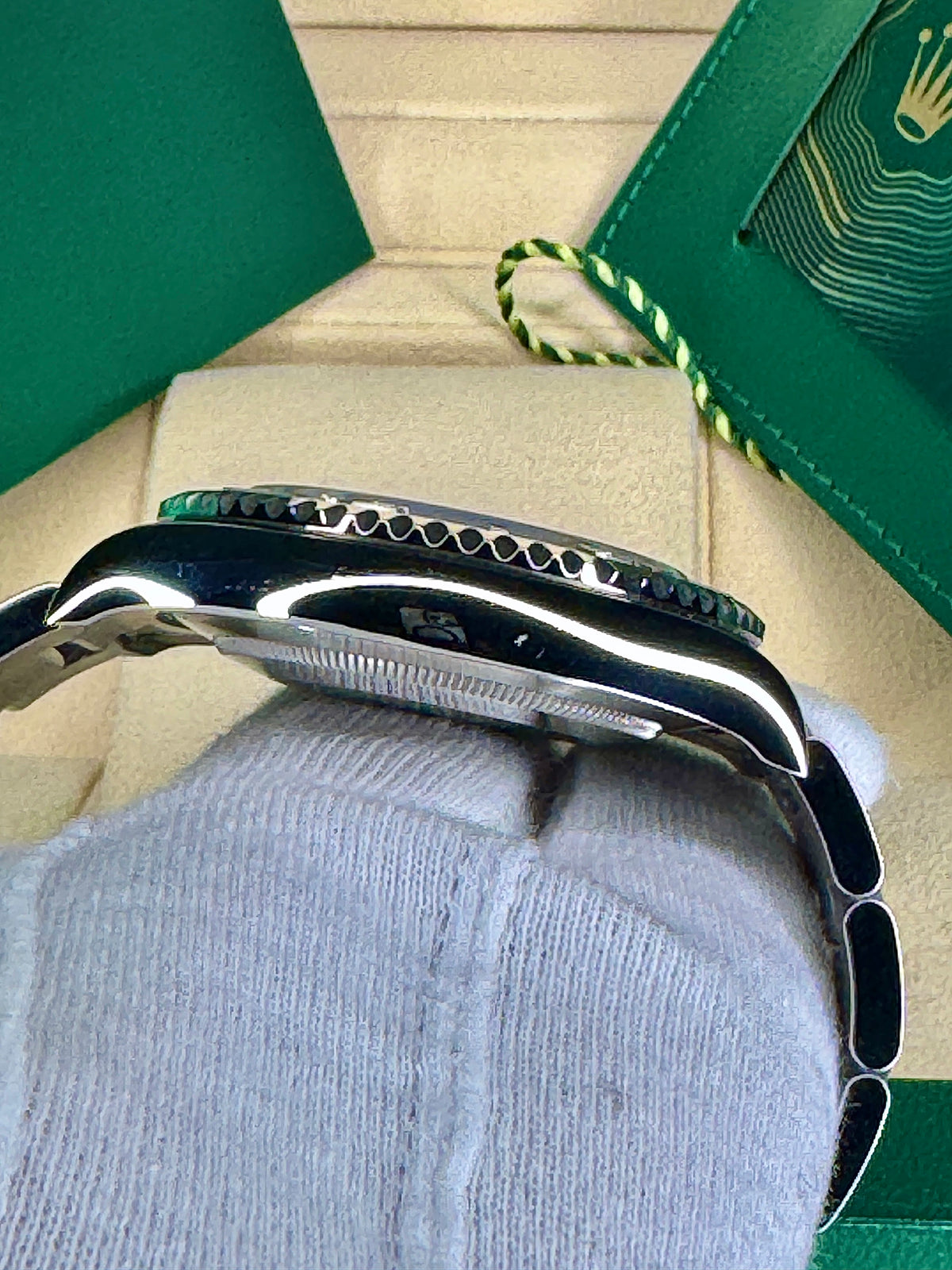 Rolex Yacht-Master 40 126622 – Rhodium Dial – Complete Set