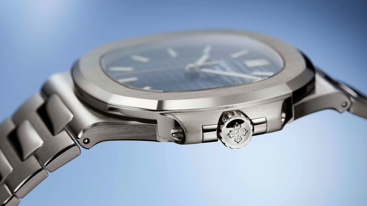 Nautilus 5811/1G-001 dial detail